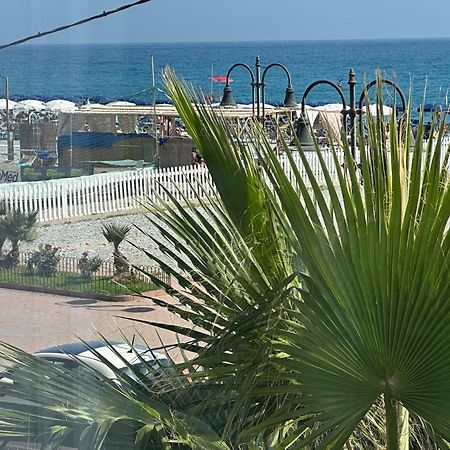 Appartamento Aria Del Mare Ventimiglia Kültér fotó