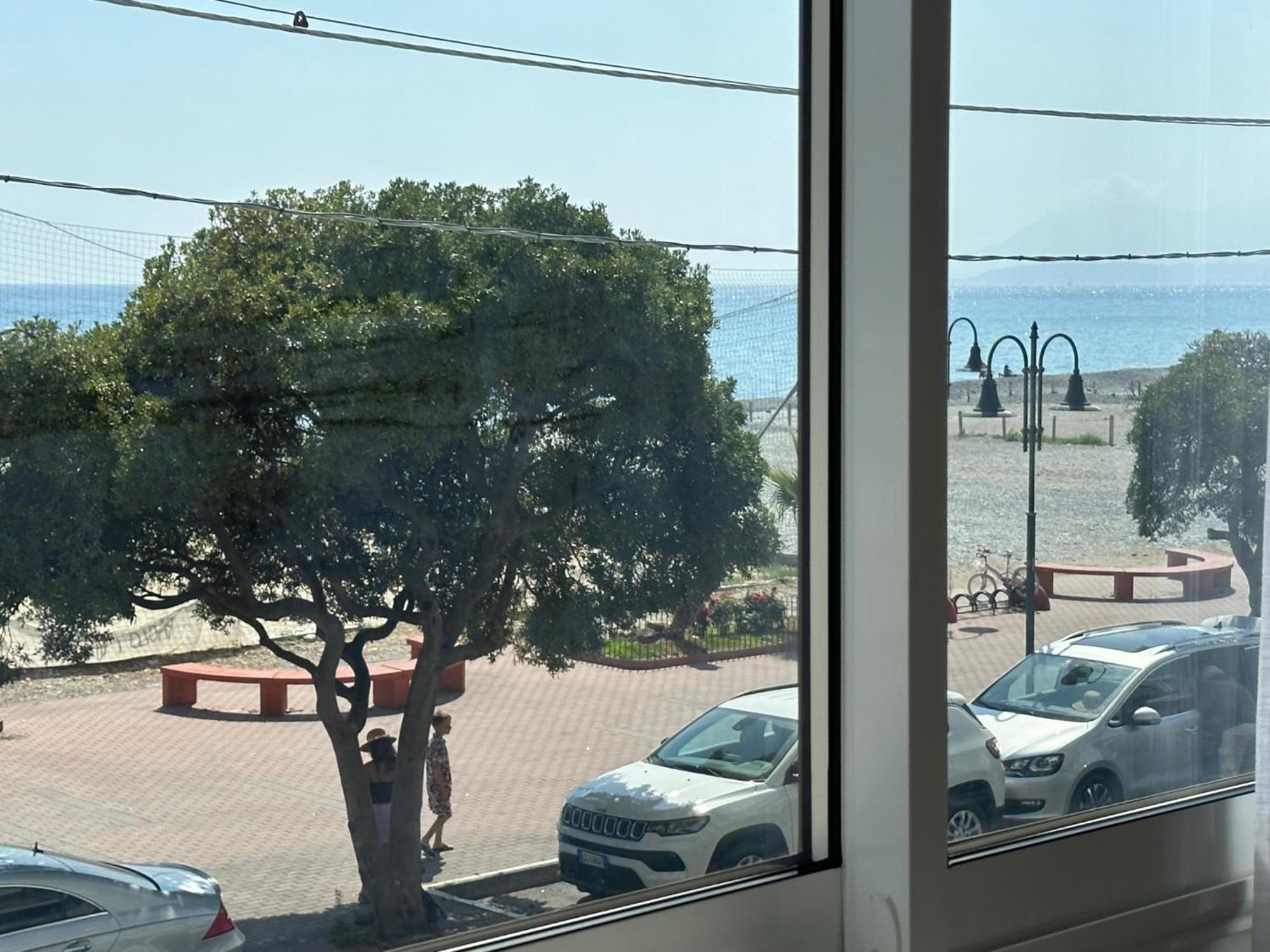 Appartamento Aria Del Mare Ventimiglia Kültér fotó